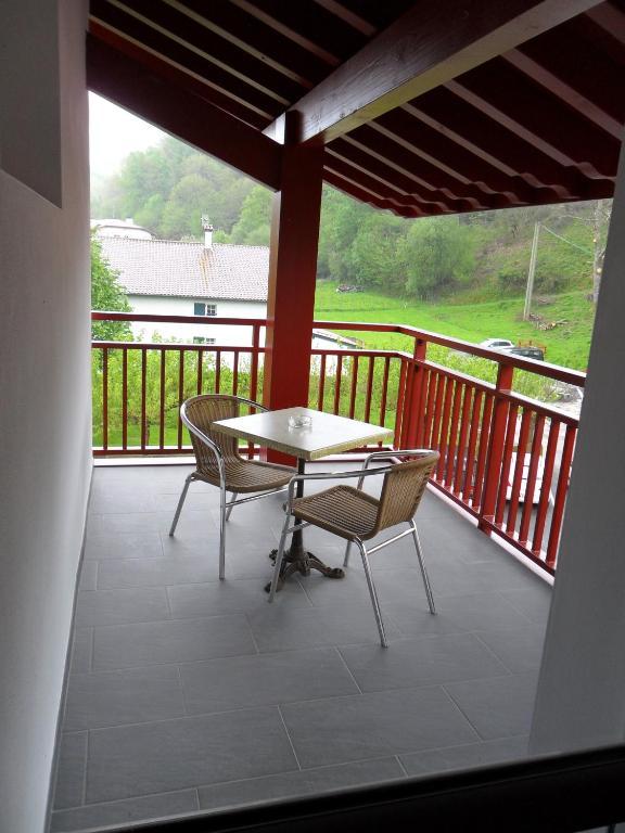 Logis Hotel Ur-Hegian Aïnhoa Exterior foto