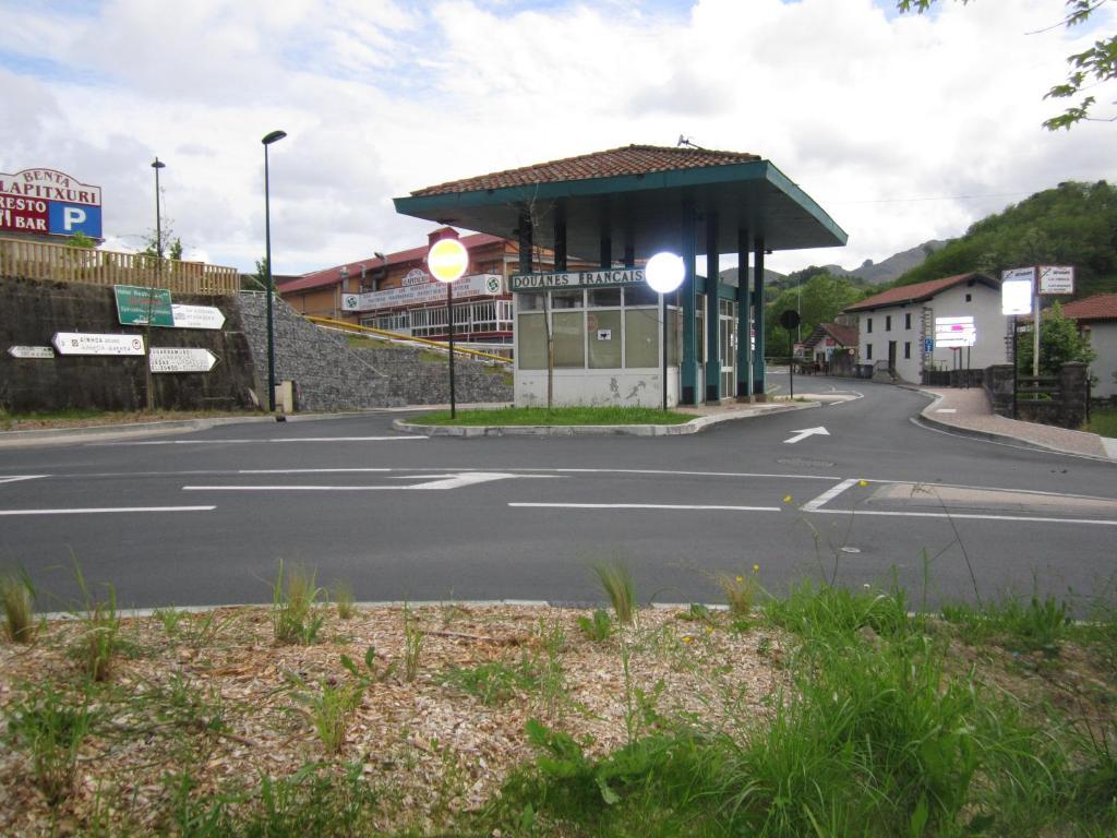 Logis Hotel Ur-Hegian Aïnhoa Exterior foto